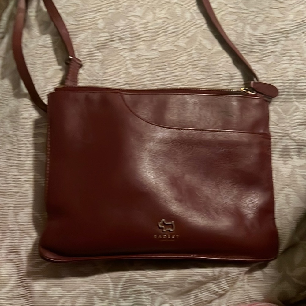 Leather Radley London purse, Maroon color